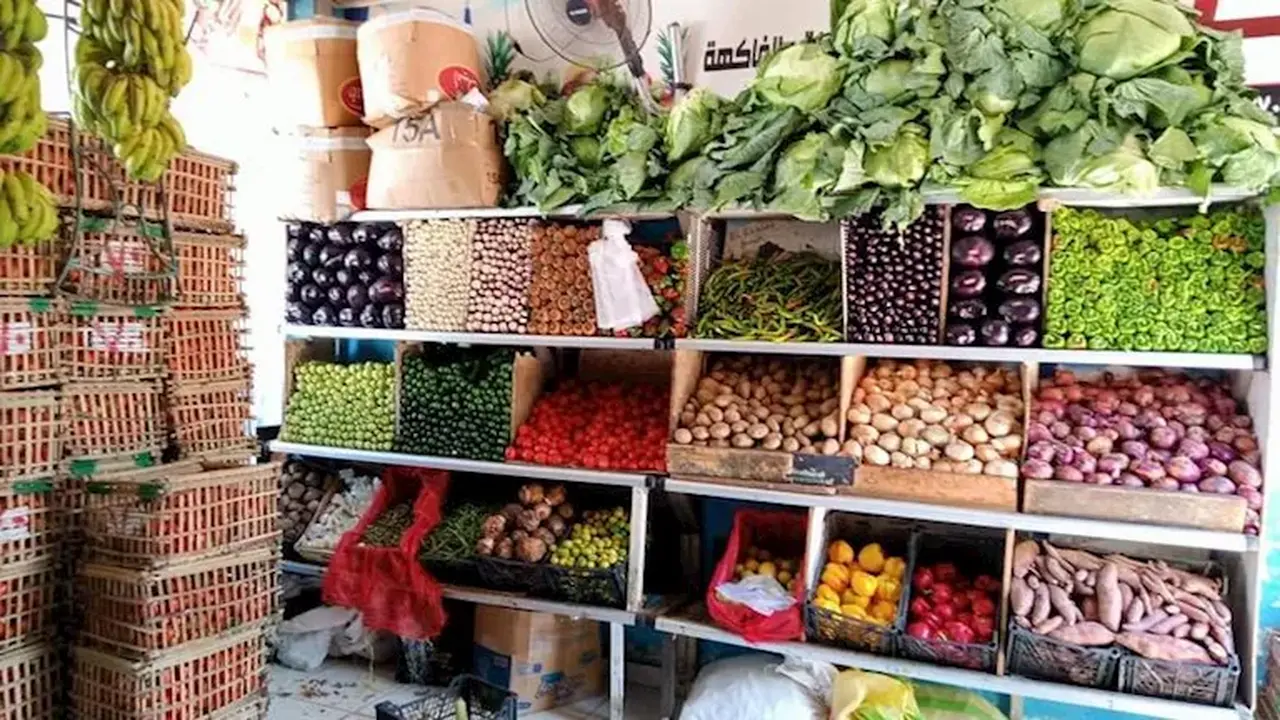 تغيرات في أسعار الخضروات والفاكهة بسوق العبور وصعود ملحوظ في قيمة الطماطم